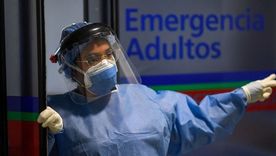 Los servicios de emergencias por covid reflejan el mayor nivel de casos graves de covid-19. Foto: AFP