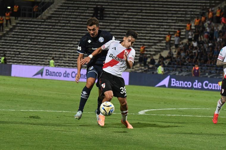 Millonarios y Leprosos en un duelo futbolero. Millonarios y Leprosos en un duelo futbolero.