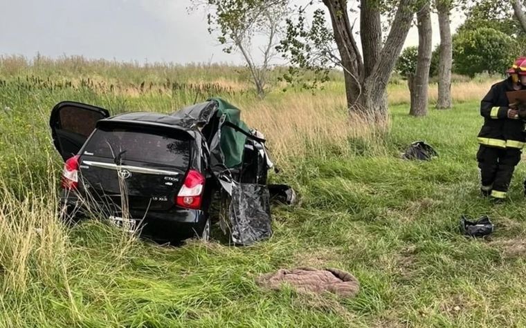 El conductor y uno de sus hijos se encuentran en grave estado. Foto: NA