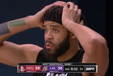 JaVale McGee no puede creer lo que acaba de ver.