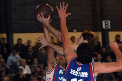 MDZol | Anzorena se anotó una dura victoria ante Rivadavia. Foto: Ivana González/MDZ