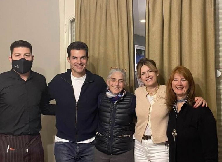 Carlos, Juan Manuel Urtubey, Beatriz Barbera, Isabel Macedo y Carolina Füller.
