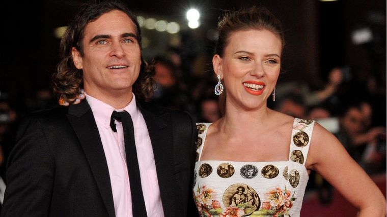 El incómodo momento que protagonizaron Scarlett Johansson y Joaquin Phoenix grabando una escena sexual Scarlett Johansson y Joaquin Phoenix Foto: Radio Concierto