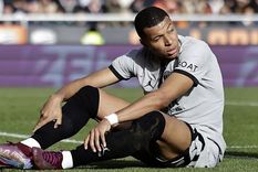 Mbappé salió con molestias. Foto: Marca