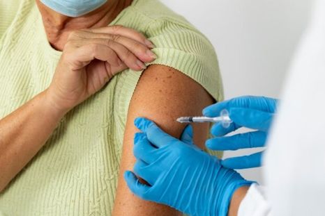 La vacuna antigripal de PAMI ya se aplica de forma gratuita en farmacias de todo el país. Foto: Freepik La vacuna antigripal de PAMI ya se aplica de forma gratuita en farmacias de todo el país. Foto: Freepik