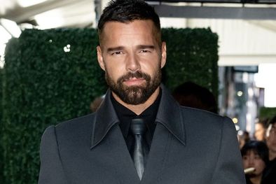MDZol | Ricky Martin revolucionó el mundo de la moda combinando cartera con su look Foto: Instagram