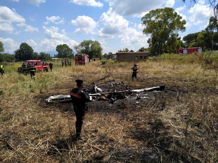 Así quedó el ultraliviano en el que murieron Fabio Lombini y Gioele Rossett. (Foto: Leggo.it)