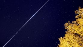 Si tienes suerte, y miras a la hora indicada, podrías ver el paso de uno de los miles de satélites artificiales que pueblan nuestro cielo. (Fuente: ANDREAS MÖLLER)