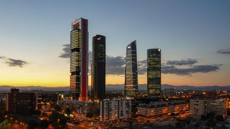Madrid representa un 19,6% del PIB de España, frente al 18,8% de Cataluña.