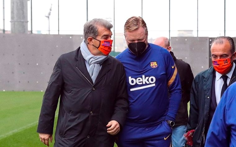 Laporta le daría salida a Ronald Koeman Foto: FC Barcelona
