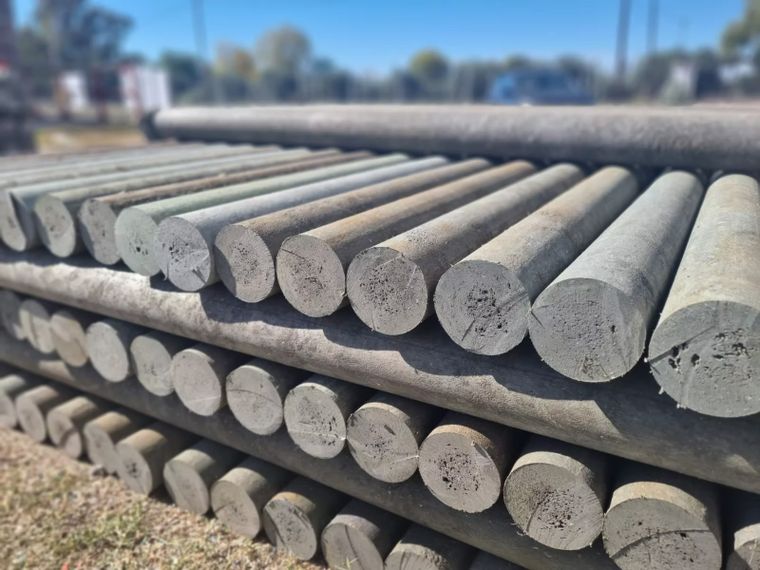 En Junín, el reciclaje diario de más de tres toneladas de plástico permite fabricar productos duraderos que reemplazan la madera tradicional.