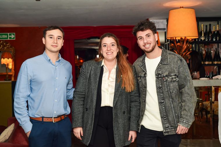 Carlos Saiz, Fernanda Minet y Martín Benelbaz. Carlos Saiz, Fernanda Minet y Martín Benelbaz.