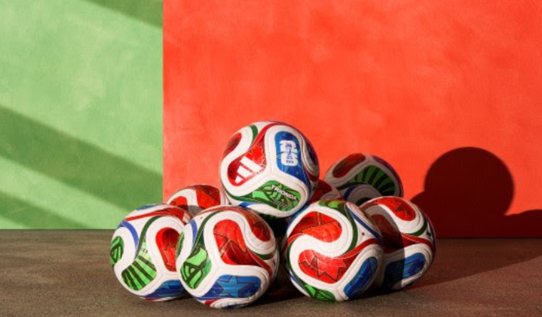 Fabricado por Adidas, marca que desde 1970 ha dejado su sello en cada torneo. Fabricado por Adidas, marca que desde 1970 ha dejado su sello en cada torneo.