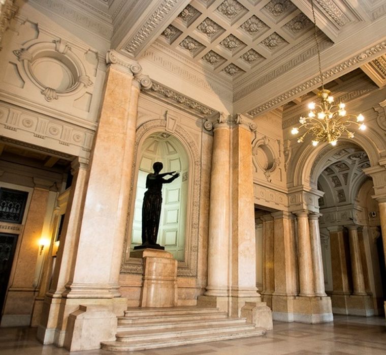 La Justicia en el Palacio de Tribunales. La Justicia en el Palacio de Tribunales.