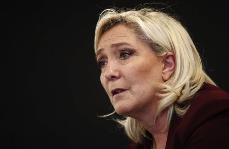 El plan económico de izquierda de Le Pen y el rechazo a Macron atraen a algunos votantes de Mélenchon. Foto: EPA
