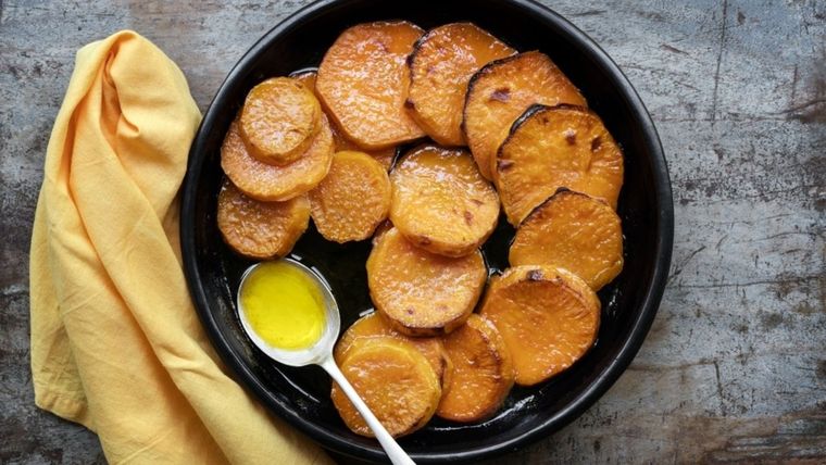 Sabrosos camotes enmielados de carrito en pocos pasos ¡te fascinarán!
