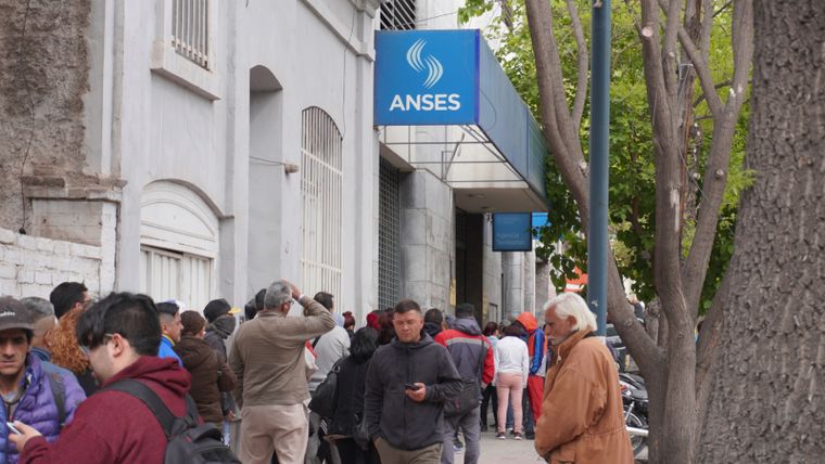 Anses actualiza el monto de las Asignaciones de Pago Único en septiembre. Foto: Rodrigo DAngelo / MDZ