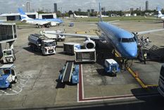 el paro de ate afecta vuelos en todo el pais y complica accesos a aeropuertos