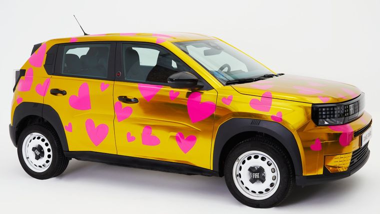 San Valentín a puro color: la alianza entre FIAT y Agatha Ruiz de la Prada enamora con el Grande Panda