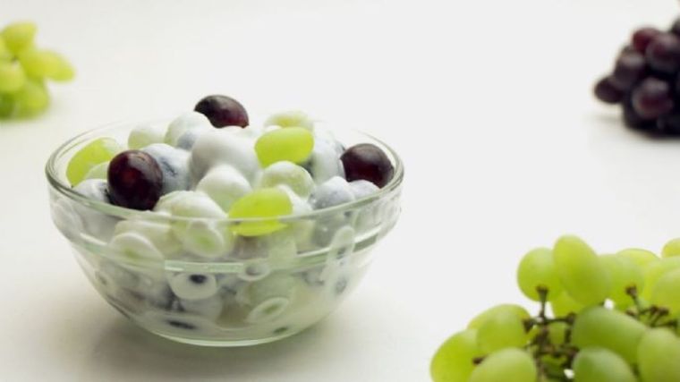 Anímate a preparar este delicioso postre de uva con crema y queso Foto: Shutterstock
