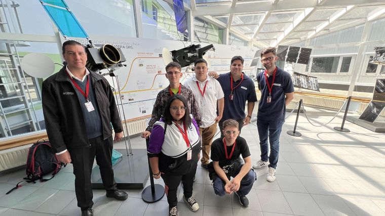 la Fundación Siemens y el equipo de Digital Industries de Siemens Argentina han desafiado la creatividad y los conocimientos técnicos en automatización. Foto: Fundación Siemens