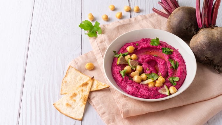 En Argentina, esta receta se popularizó en cafés y dietéticas por su sabor suave y su presentación llamativa. En Argentina, esta receta se popularizó en cafés y dietéticas por su sabor suave y su presentación llamativa.