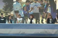 Cristina participó del acto de cierre del Encuentro de Jóvenes de La Cámpora Cristina participó del acto de cierre del Encuentro de Jóvenes de La Cámpora