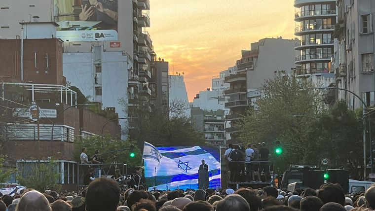 El acto en apoyo a Israel dejó sensaciones de bronca y tristeza en la comunidad judía argentina Foto: Josefina Godoy Martínez/ MDZ