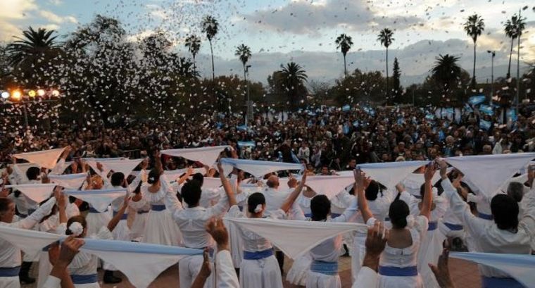 En toda la ciudad de Mendoza habrá festejos patrios