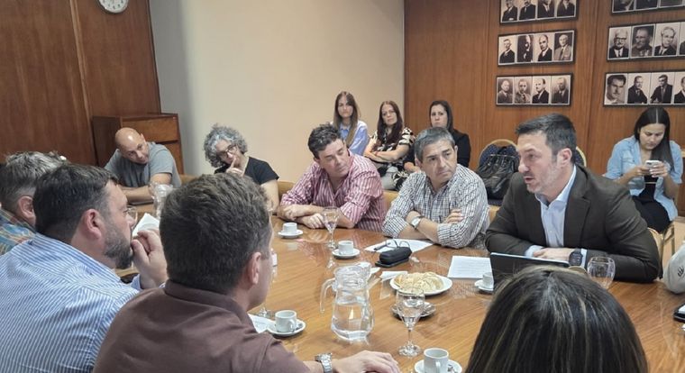 Luis Petri anoche con el directorio de la Cámara de Comercio de San Rafael.