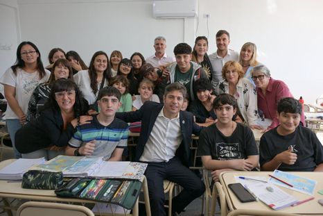 En las escuelas y en las universidades, dale, pero sin Baradel, le reclamaron al gobernador. En las escuelas y en las universidades, dale, pero sin Baradel, le reclamaron al gobernador.