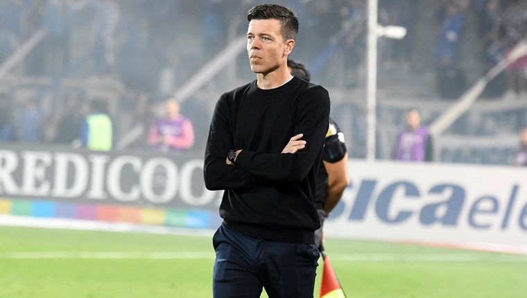 Solari tiene dos dudas para ir a Porto Alegre. Foto: ALF PONCE MERCADO / MDZ