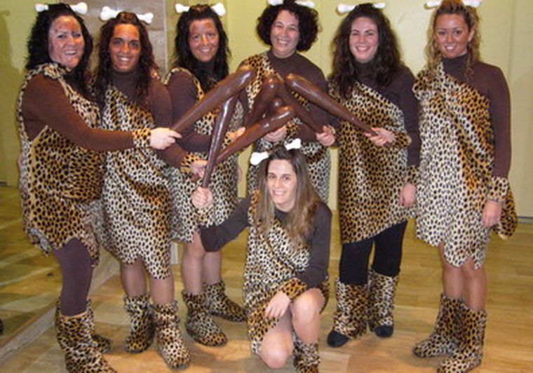 De acuerdo a las figuras que encontramos, las mujeres jóvenes se  con minifaldas y tops, comentó la arqueóloga.