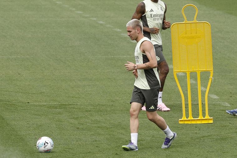 Franco Mastantuono fue convocado por Xabi Alonso para el duelo de este martes con Osasuna y podría tener su debut. Franco Mastantuono fue convocado por Xabi Alonso para el duelo de este martes con Osasuna y podría tener su debut.