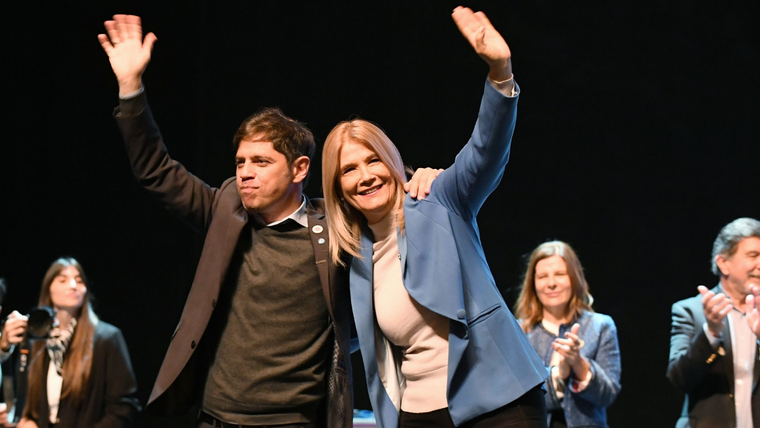 La vicegobernadora y presidenta del Senado bonaerense, Verónica Magario dandole con su voto de desempate la media sanción al proyecto del kirchnerismo por la vuelta a las reelecciones indefinidas de Legisladores, concejales y consejeros escolares; llevo un poco de calma a la interna peronista La vicegobernadora y presidenta del Senado bonaerense, Verónica Magario dandole con su voto de desempate la media sanción al proyecto del kirchnerismo por la vuelta a las reelecciones indefinidas de Legisladores, concejales y consejeros escolares; llevo un poco de calma a la interna peronista
