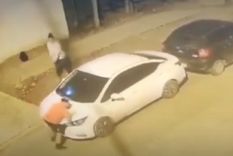 La mujer atacó a tiros a su expareja y luego se quitó la vida Foto: Captura de video La mujer atacó a tiros a su expareja y luego se quitó la vida Foto: Captura de video