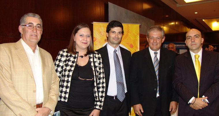 Jorge Ripa, Monserrat Bahamonde, Maximiliano Federici y los disertantes Rodolfo Cavagnaro y Tomás Bulat. Foto: MDZ