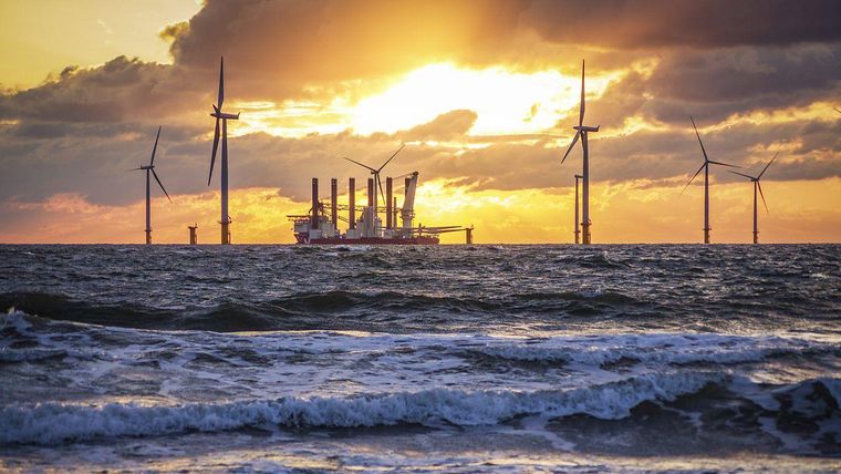 Los países están incrementando la energía eólica marina, lo que da lugar a disputas entre los promotores de parques eólicos por los "derechos del viento".