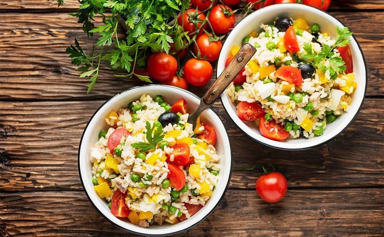 Admira esta deliciosa ensalada, super refrescante y rendidora