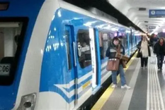 El Tren Sarmiento y años de desidia. El Tren Sarmiento y años de desidia.