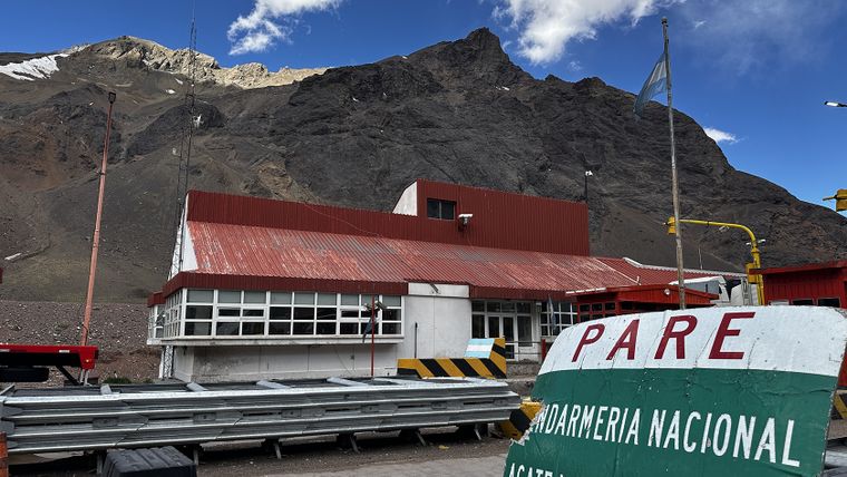 paso a chile horcones cruce aduana