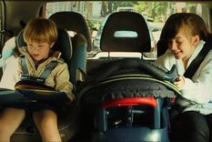 Es responsabilidad de los adultos asegurarse que siempre los niños viajen seguros y bien ubicados en la parte trasera del vehículo. Foto: Luchemos por la Vida. Foto: Luchemos por la Vida