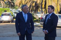 El gobernador mendocino Alfredo Cornejo junto a Pedro Pablo Álvarez Salamanca, gobernador del Maule. El gobernador mendocino Alfredo Cornejo junto a Pedro Pablo Álvarez Salamanca, gobernador del Maule.