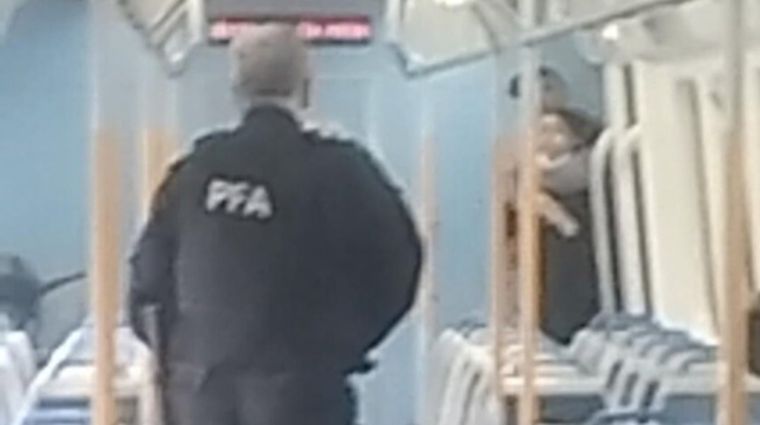 Momentos de alta tensión se viven en la estación Temperley del Tren Roca.