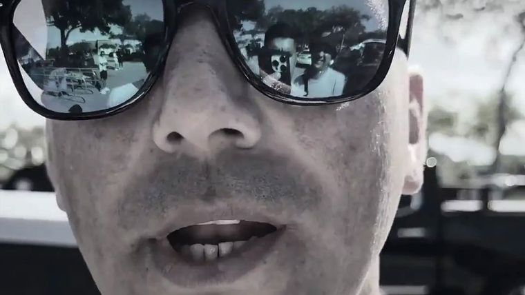 En Miami, Emiliano se animó a aceptar el desafío que le propuso TyC Sports y se llevó su camiseta de Boca en la previa del duelo ante Bayern Múnich.