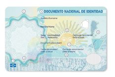 El nuevo DNI incorpora un soporte más resistente, un chip electrónico y medidas de seguridad reforzadas.