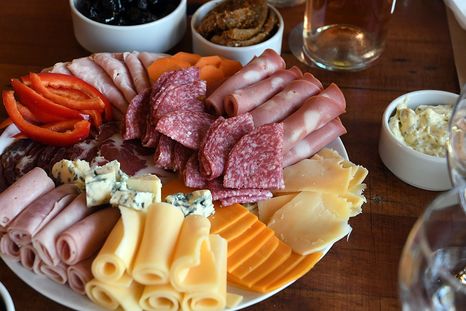 El pueblo con productos regionales. El pueblo con productos regionales.