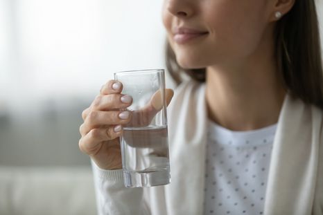 Estar hidratado es fundamental para una buena salud.