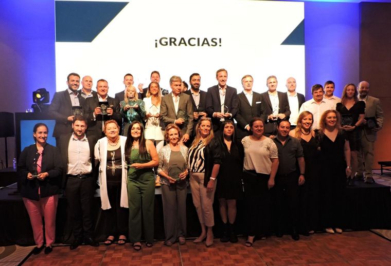 La foto de los ganadores del año pasado. No te pierdas, al final de la nota, todas las encuestas para que vos votes a quien te parece que debe ganar. Foto: Gentileza