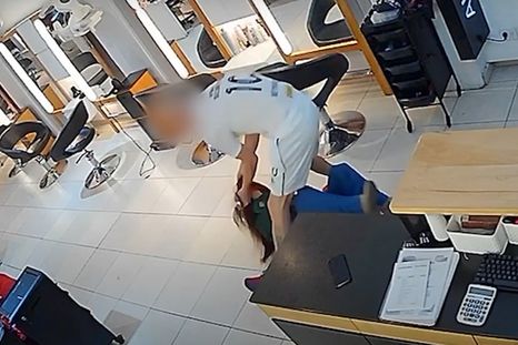 Las cámaras de seguridad registraron la secuencia completa. Foto: Captura de video